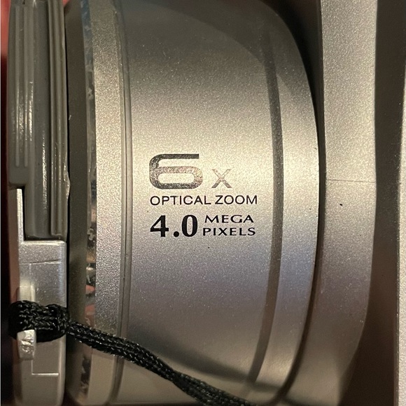 FINEPIX S3100 Digital Camera 6 times Zoom 4.0 MP Olympus XD Card. Case. Manual. - Picture 13 of 14